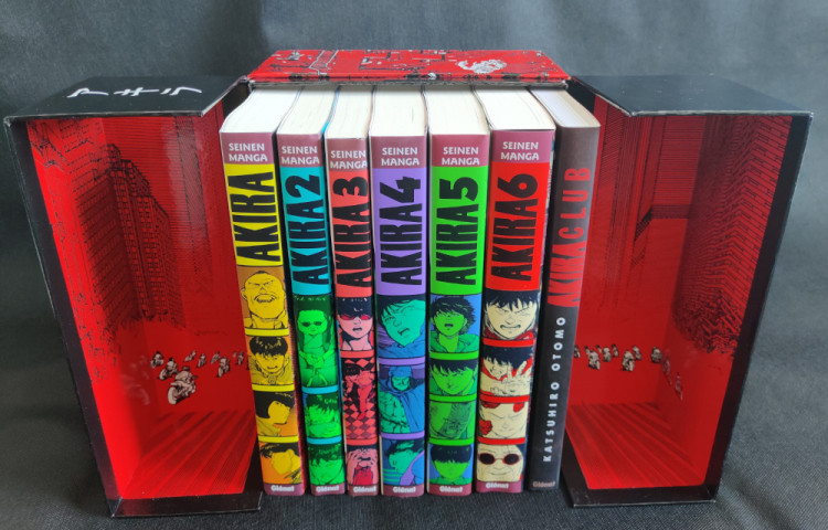 Akira-ouvert3.jpg