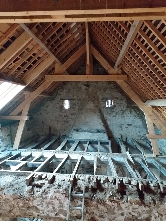 2ème grenier sans plancher.jpg
