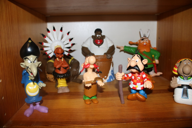 Figurines (12).JPG