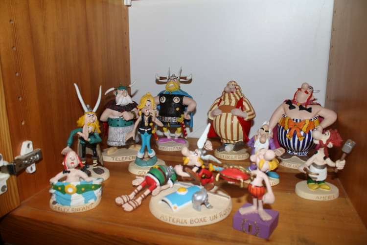 Figurines (20).JPG