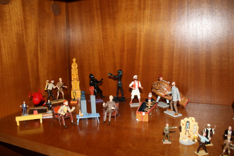 Figurines (145).JPG