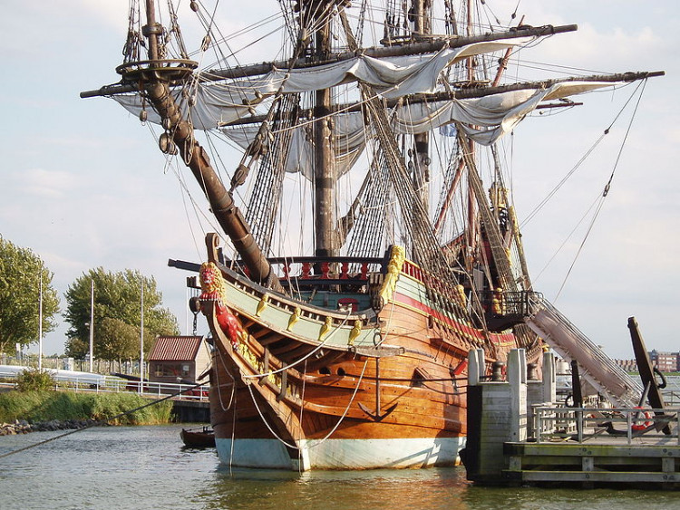 800px-Ship_Batavia_4.jpg