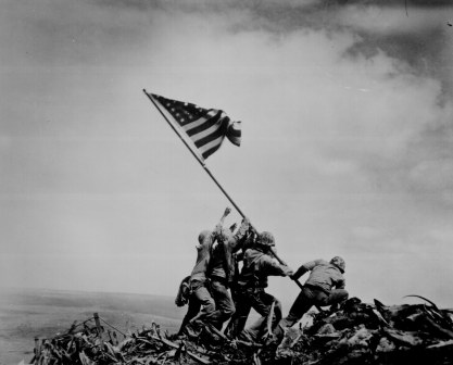 01 Joe Rosenthal - Raising the flag on Iwo Jima.jpg