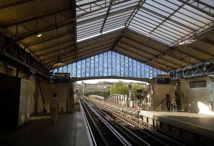 Judy Legderwood - Night And Day (côté night), station Bir Hakeim.jpg
