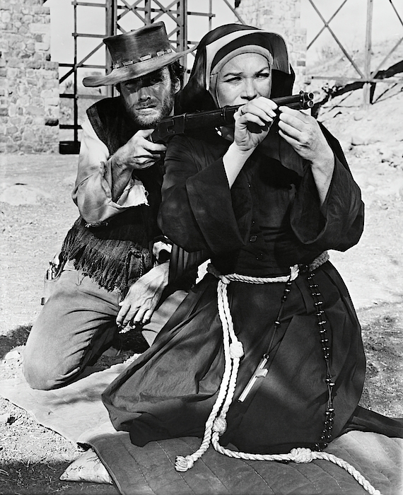 clint-eastwood-and-shirley-maclaine-in-two-mules-for-sis_002.jpg