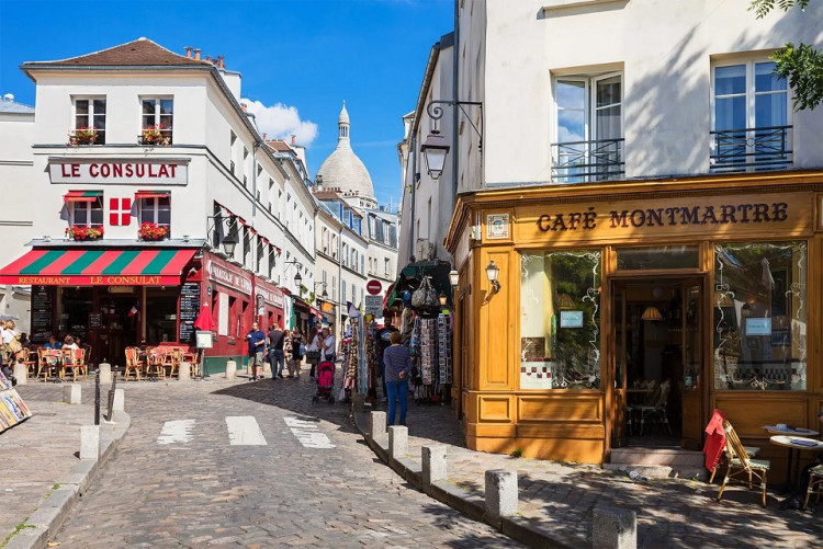 rue norvins café Montmartre.jpg