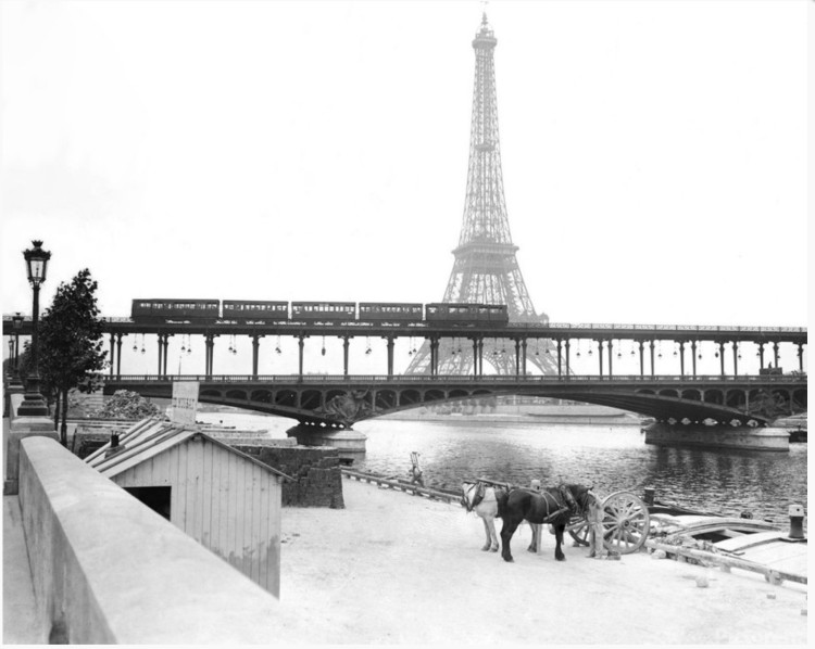 Pont de Bir-Hakiem quai de Passy.jpg