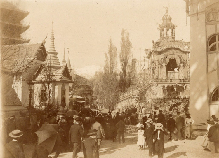 14 Pavillon du Siam et palais lumineux.jpg