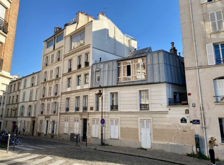 Rue Gabrielle 18ème, premier astudio picasso a.jpg