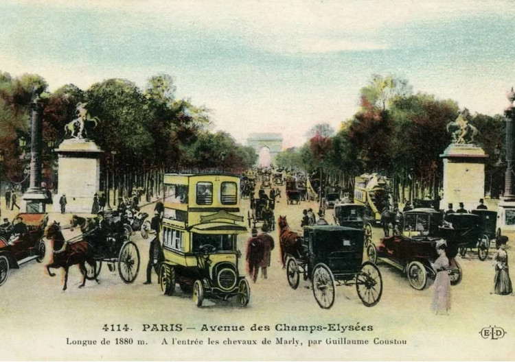 229 champs elysées.jpg