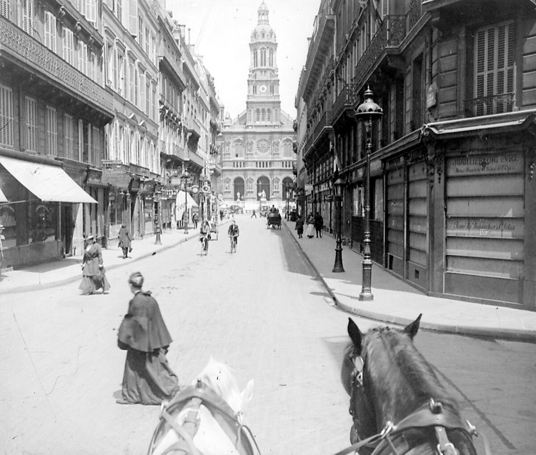 Eglise_de_La_Trinité_vue_de_La_Chaussée_D'Antin_en_1912.jpg