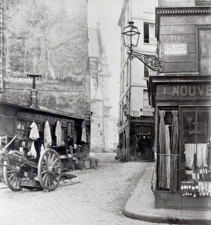 Marville - Rue de la Montagne Sainte-Genevieve coin école polytechnique.jpg