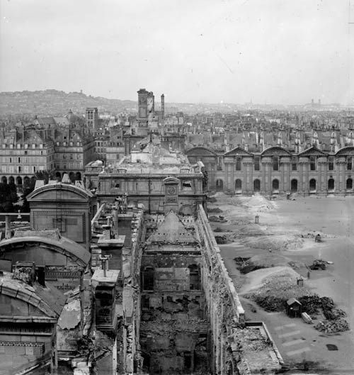 tuileries après incendie.jpg