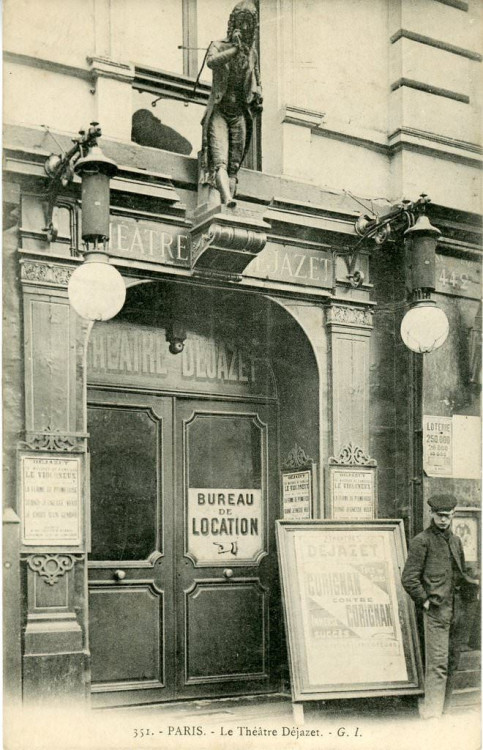 Devanture théâtre déjazet.jpg