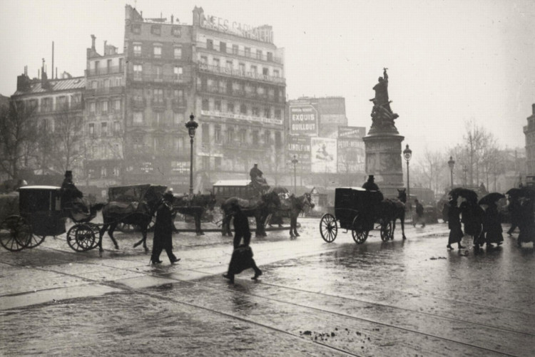 Zola - Place Clichy.jpg