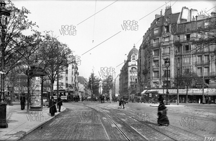 Carrefour Vavin, montparnasse.jpg