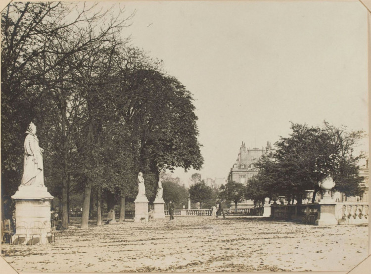 Lepeinteur - Statues des Reines.jpg