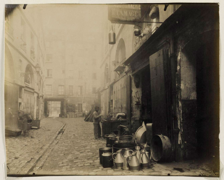 cour du dragon côté droit.jpg (177.39 Kio) Vu 44 fois cour du dragon côté droit.jpg