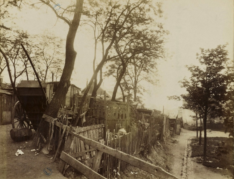 Atget - Porte d'Ivry, maisons de chiffonniers.jpg