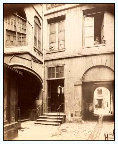 Atget - cour du chateau-rouge.jpg