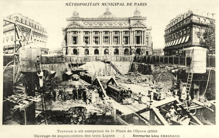 Construction Métro Opéra 1903 caissons à air comprimé.jpg