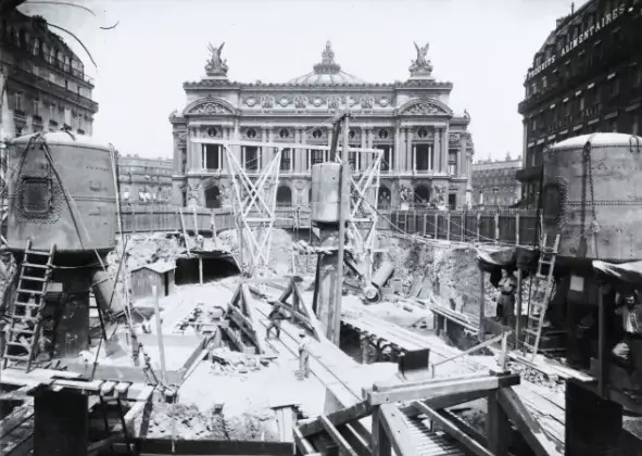 Construction Métro Opéra chantier caissons air comprimé.jpg