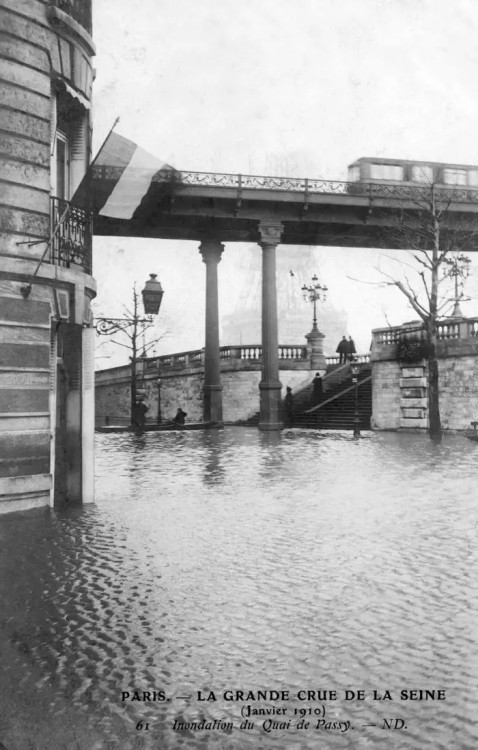 pont de Passy.jpg