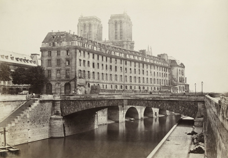Marville - Ancien Hôtel-Dieu.jpg