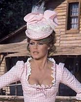 BB dans Les Pétroleuses.JPG