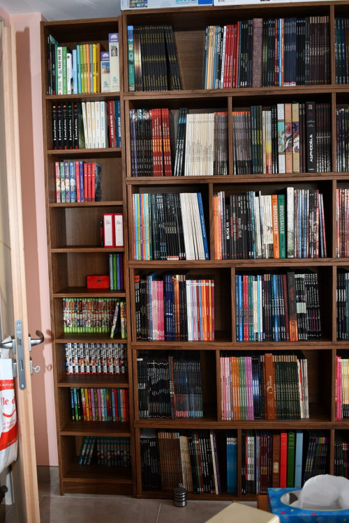 Bureau 1 resized.jpg