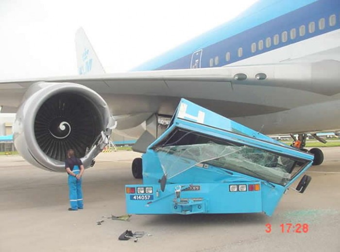 Aircraft_Mishap_Photos_Crash_Pics_AS.jpg