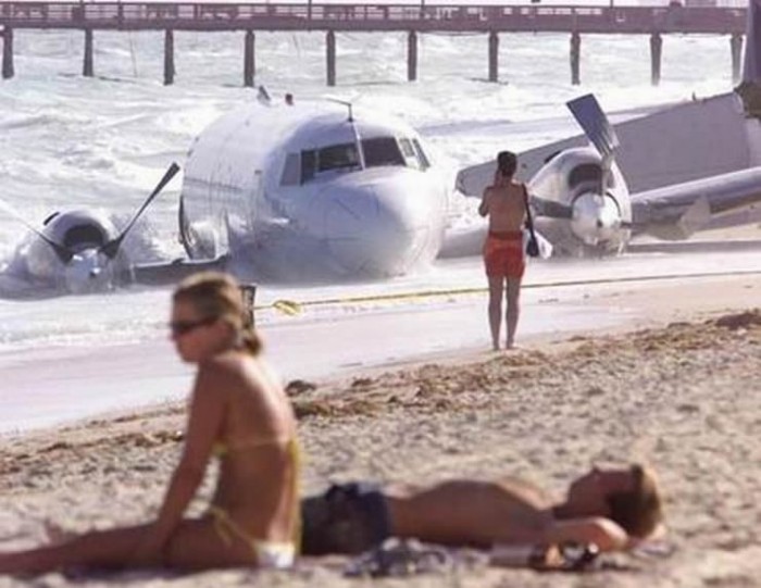 Aircraft_Mishap_Photos_Crash_Pics_BA.jpg