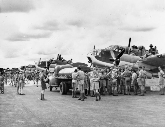 Bristol_Beaufort_at_RAF_Kallang,_Singapore.jpg