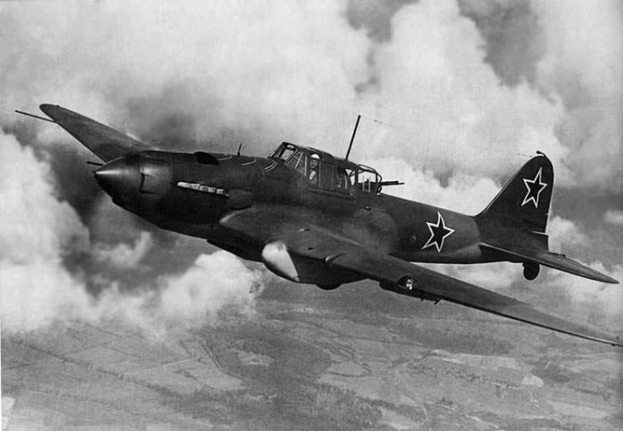 il-2-sturmovik.jpg (47.76 Kio) Vu 234 fois il-2-sturmovik.jpg