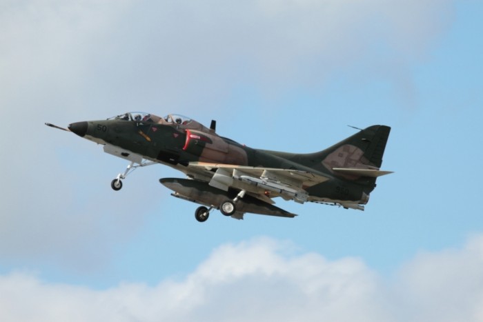 A4 Skyhawk singa Mont de Marsan d1fd937868dd946ed1ddf92744eb1ad7.jpg