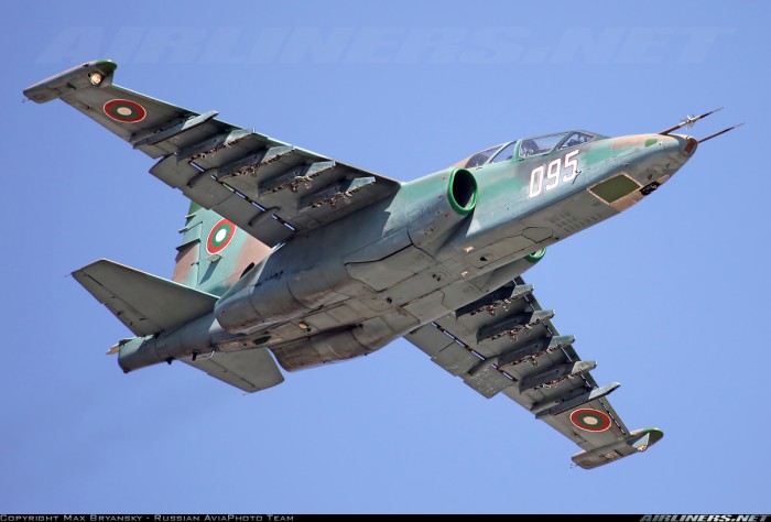 Plovdiv Bulgarie - Sukhoï SU-25UBK b9e24cd282a034508f297f9c9ba696b5.jpg