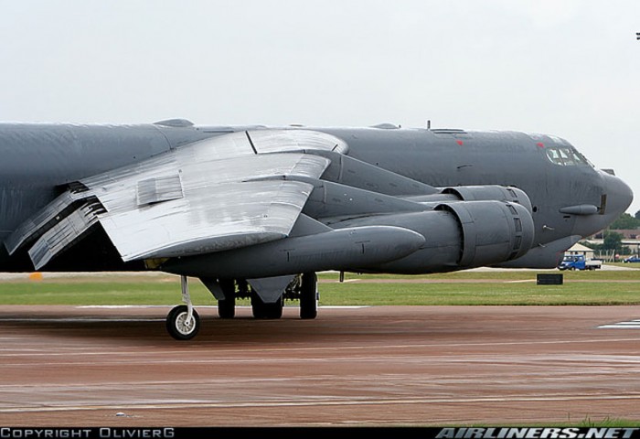 fairford2007b52hpg3.jpg