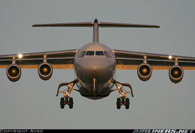 Avro RJ-100 approche à Bruxelles 1284671.jpg