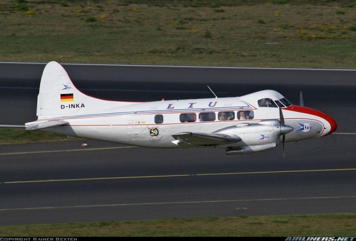 low Pas De Havilland DH-104 Dove ltucologne27av07dh104domu2.jpg