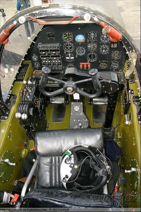 Cockpit P-38 img1219yn5.jpg