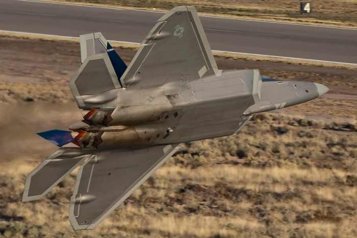 F-22 Raptor 9HMN1184-vi.jpg