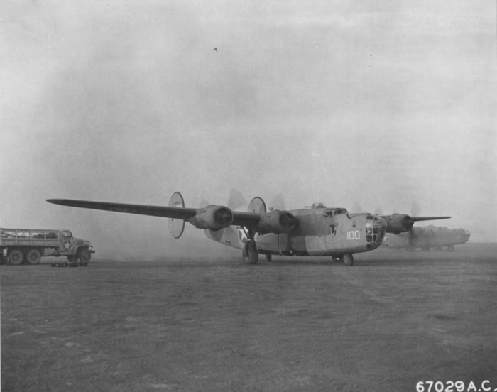 VALMY B24D 3-515thBombSquadron376thBombGroup9thAirForce_zpsf5158322.jpg