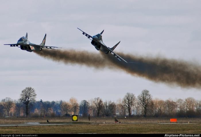 pit Mig 29 Polonais 1d73f0ca2e9c979b8c70512dfef87e2b.jpg