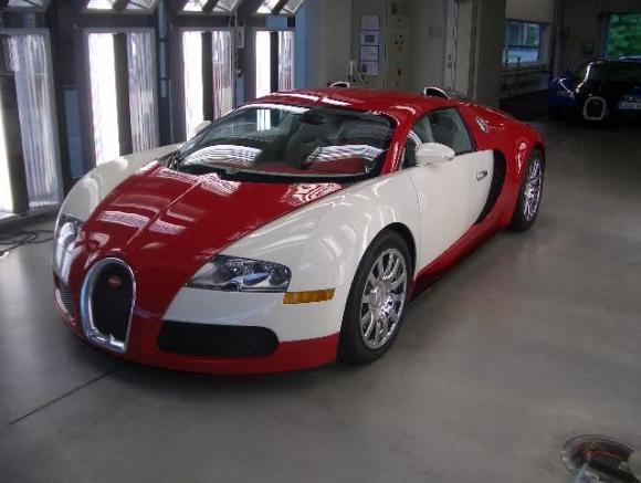 2008-Bugatti-Veyron-LAD2.jpg