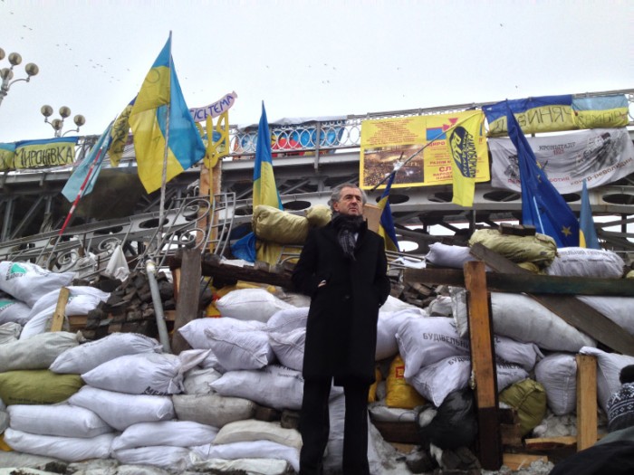 maidan-ukraine-bhl-barricades.jpg