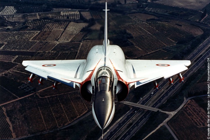 d-01-mirage-4000.jpg