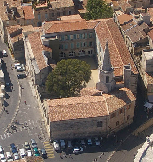 Cordeliers Saint-Charles Arles aérien.jpg